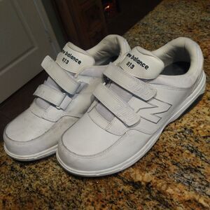 New Balance 813 White Men's Casual Hook and Loop Strap Sneakers MW813HWT Size 9